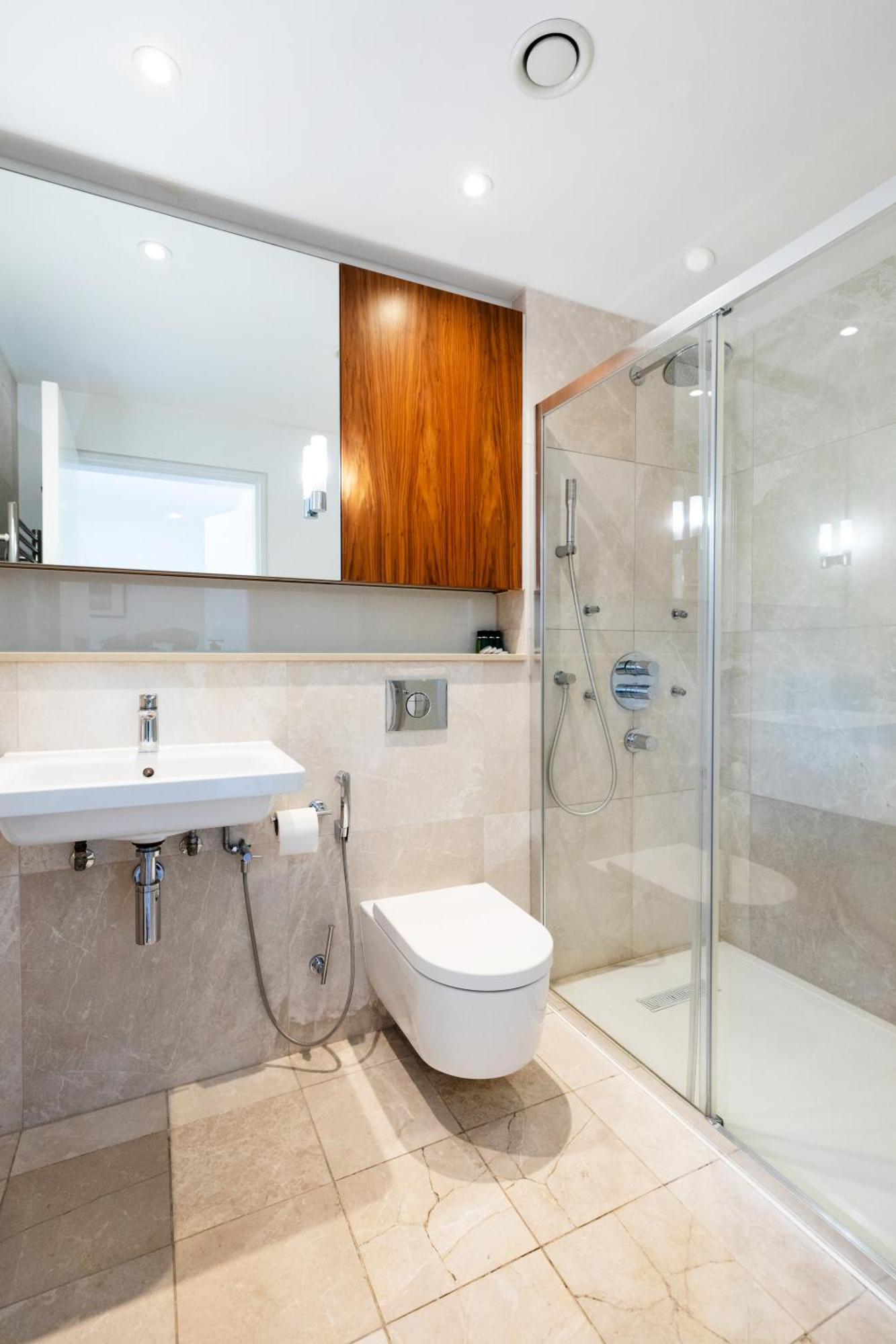 Clarges- Hsk Luxury Apartment