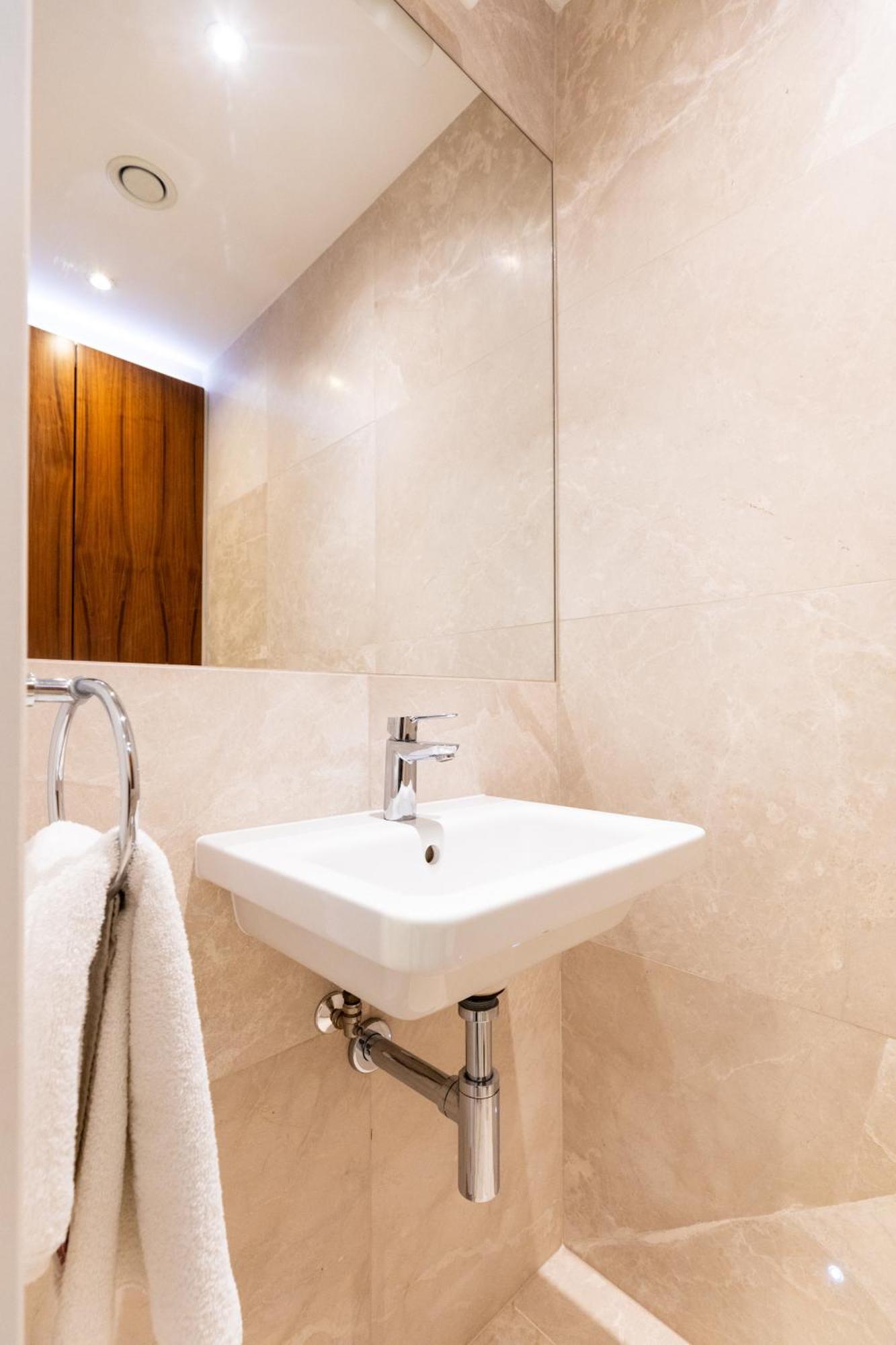 Clarges- Hsk Luxury London