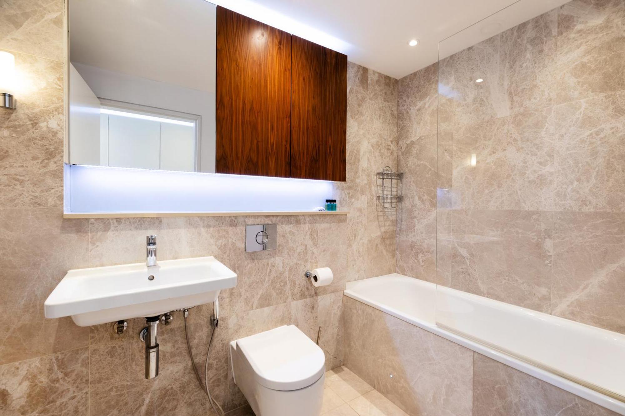 Clarges- Hsk Luxury