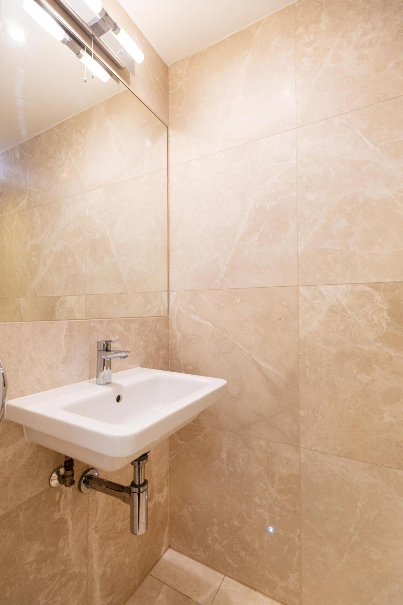 Clarges- Hsk Luxury Apartment London