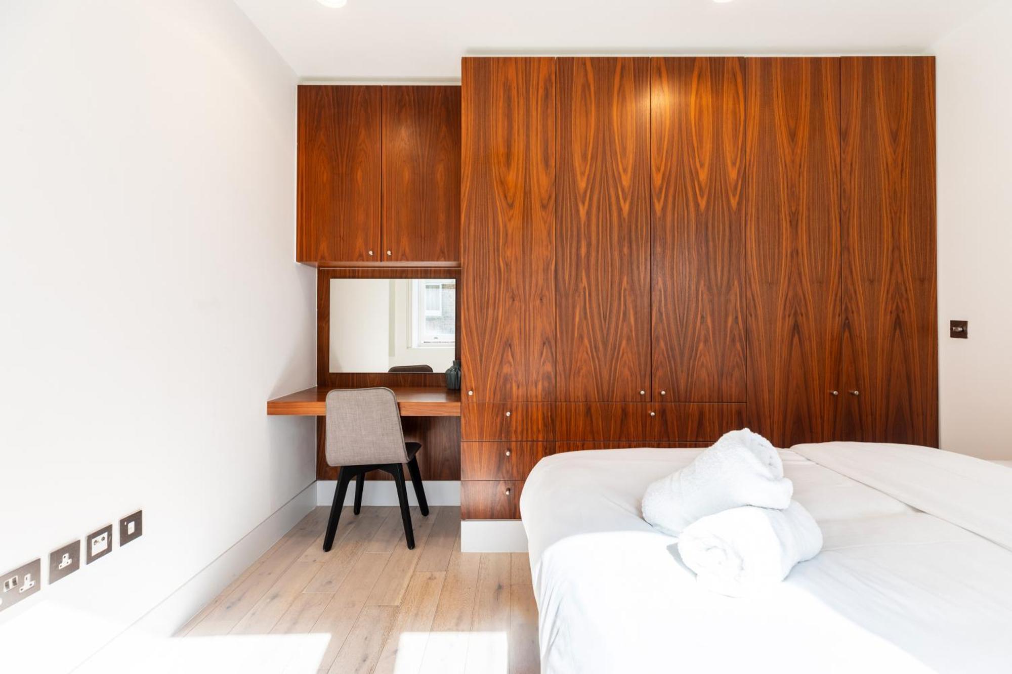 Clarges- Hsk Luxury * London